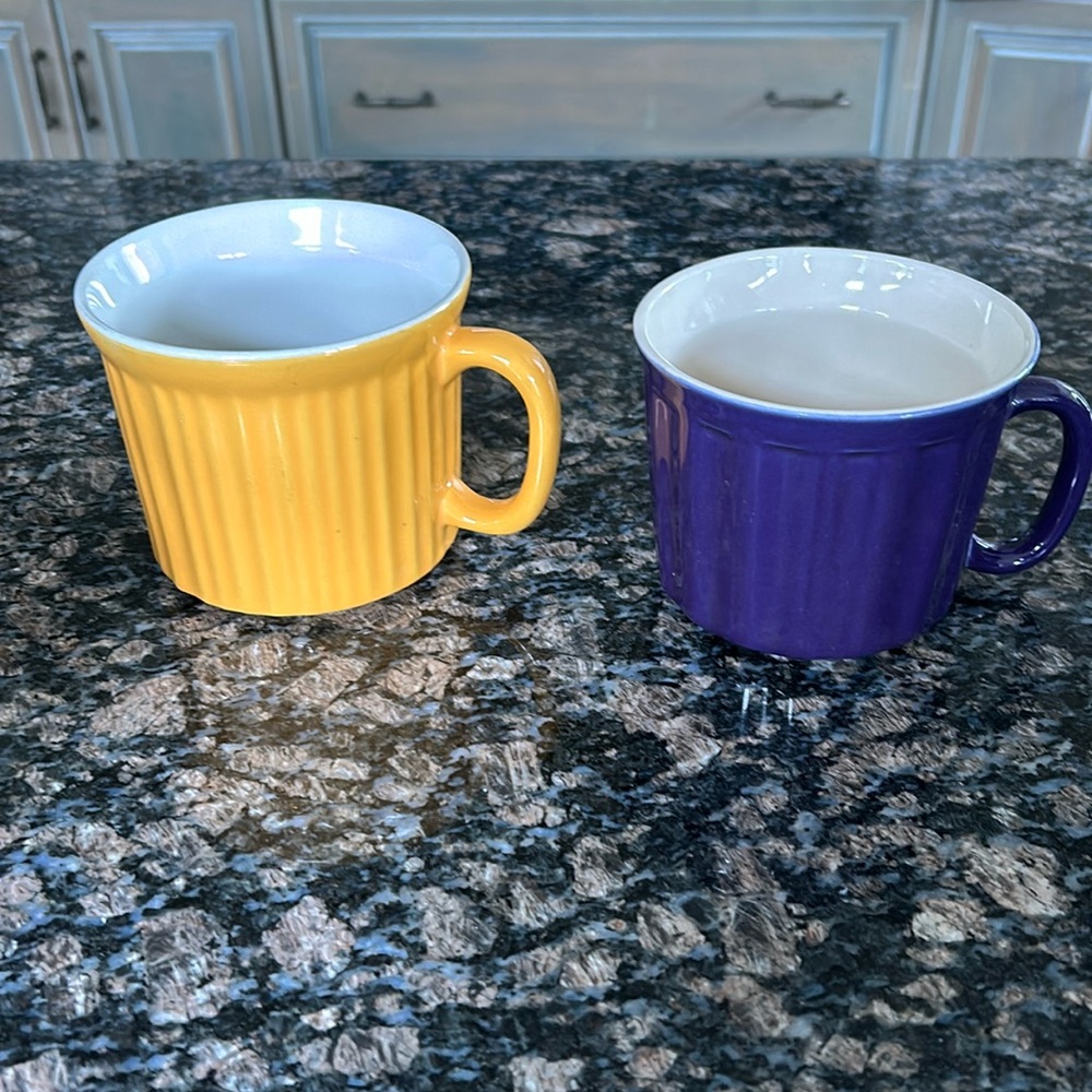 CORNINGWARE  VINTAGE COLOR MUGS